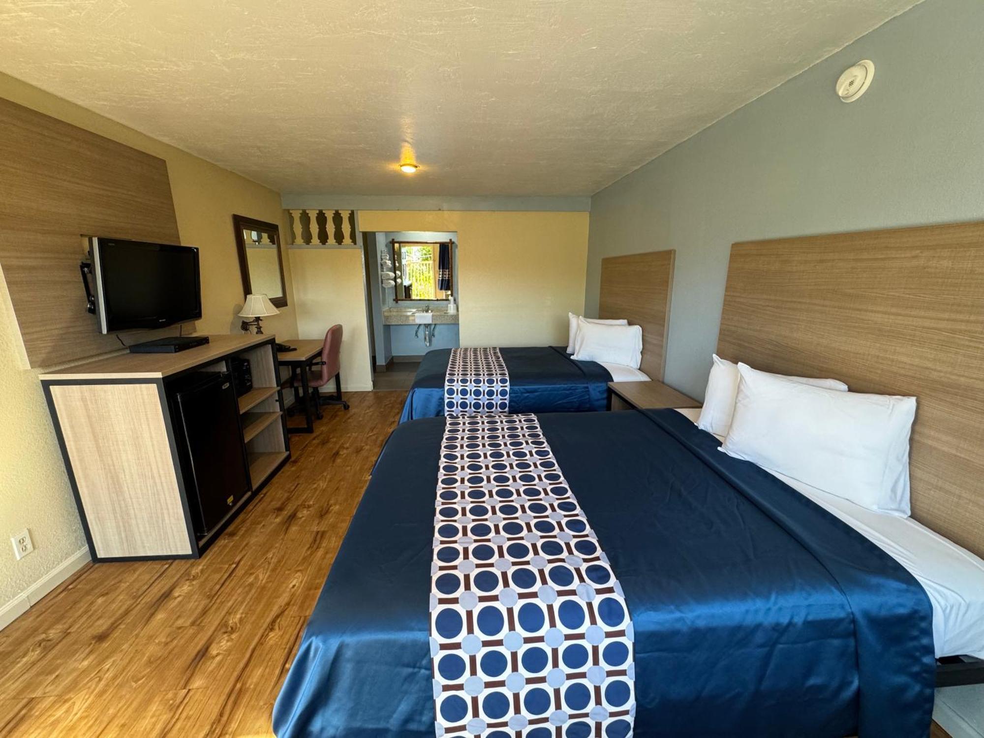 Discovery Inn Модесто Экстерьер фото
